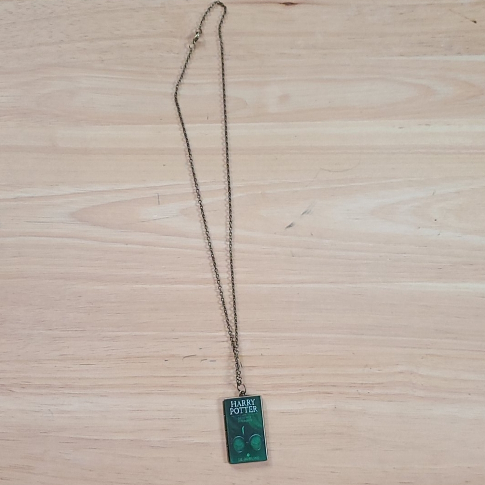 Cute hp necklace